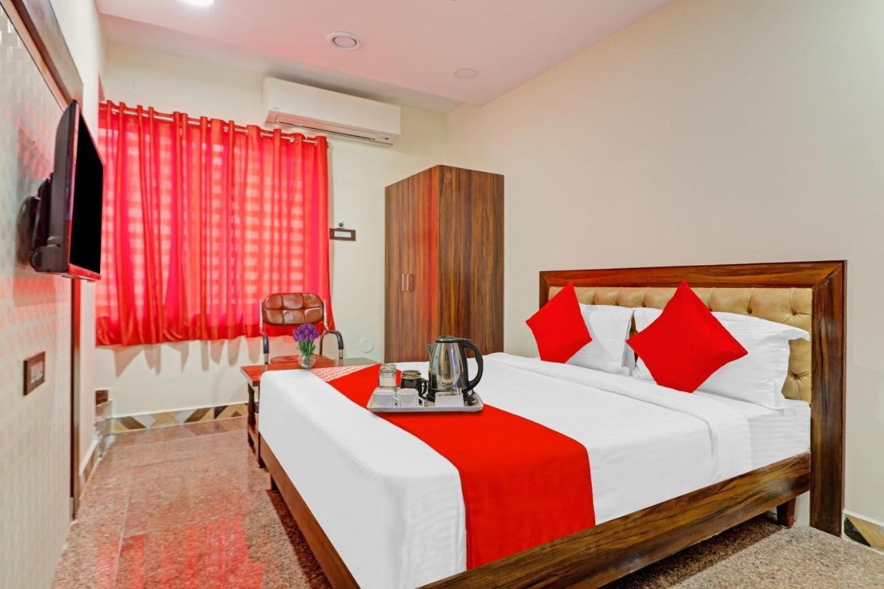 היידראבד Heavens Inn Near Rasoolpura Metro Station מראה חיצוני תמונה
