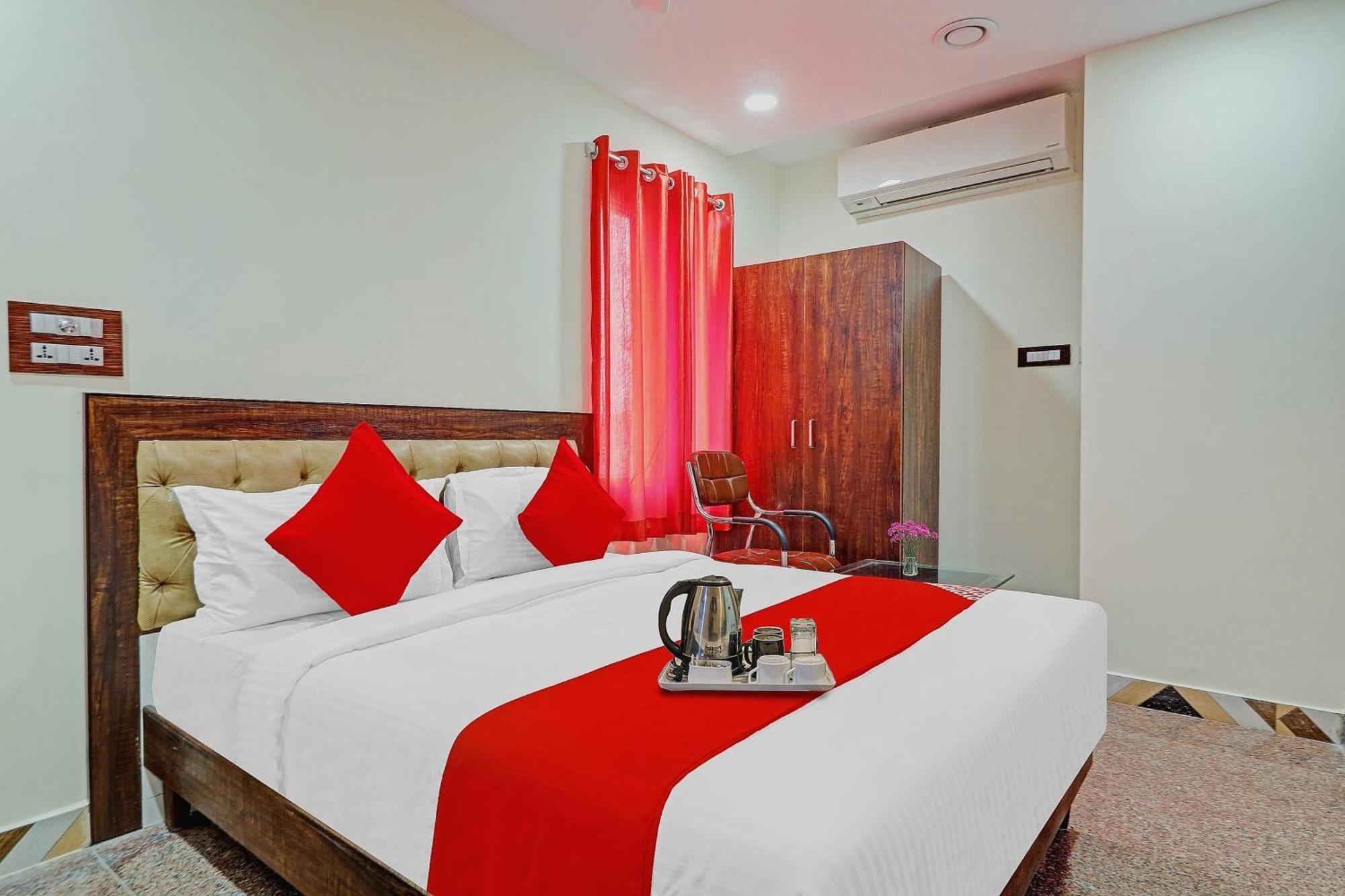היידראבד Heavens Inn Near Rasoolpura Metro Station מראה חיצוני תמונה