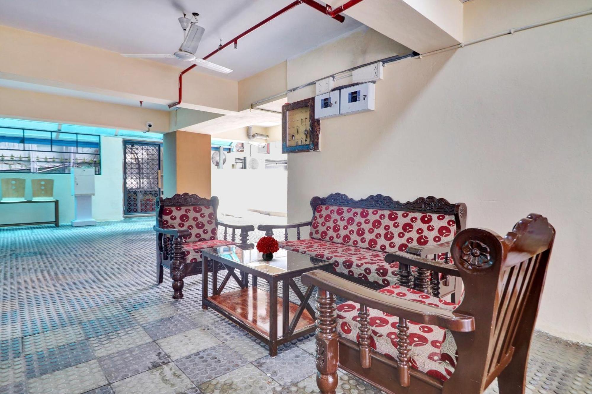 היידראבד Heavens Inn Near Rasoolpura Metro Station מראה חיצוני תמונה